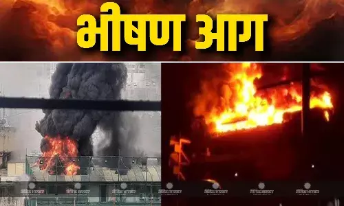 शिरावने में MIDC क्षेत्र में अचानक लगी भीषण आग, आग पर काबू पाने की कोशिश जारी