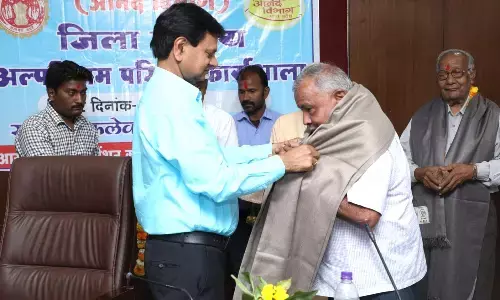 अल्पविराम परिचय कार्यशाला का हुआ आयोजन, कलेक्टर ने पेंशनर्स का किया सम्मान