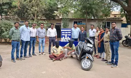 17 लाख रुपए उड़ाने वाला नौकर भाई के साथ गिरफ्तार