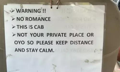 बेंगलुरु में कैब ड्राइवर को चिपकाना पड़ा नोटिस, कपल्स के लिए लिखा, कृपया कैब को Oyo ना समझें