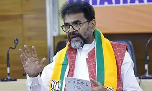 डीके शिवकुमार के बयान को लेकर बीजेपी नेताओं ने कांग्रेस और गांधी परिवार को घेरा