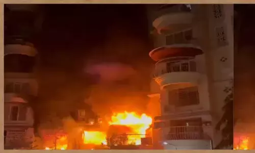 विद्याविहार की इमारत में भीषण आग, एक की मौत, 3 घायल