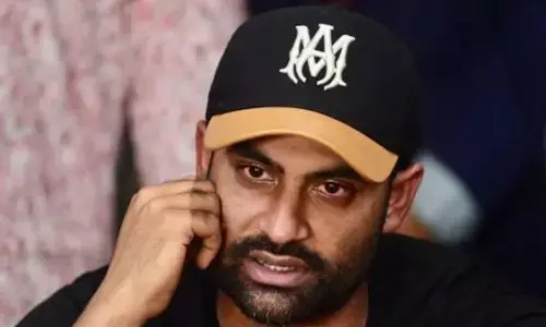 बीच मैच में बांग्लादेश के पूर्व कप्तान को पड़ा दिल का दौरा, डॉक्टरों ने बताया गंभीर है हालत बीच मैच में बांग्लादेश के पूर्व कप्तान को पड़ा दिल का दौरा, डॉक्टरों ने बताया गंभीर है हालत