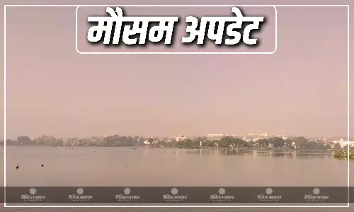 एमपी में गर्मी का असर हो रहा है तेज, दिन पर दिन बढ़ रहा है पारा, जानें कब से है लू चलने के आसार एमपी में गर्मी का असर हो रहा है तेज, दिन पर दिन बढ़ रहा है पारा, जानें कब से है लू चलने के आसार