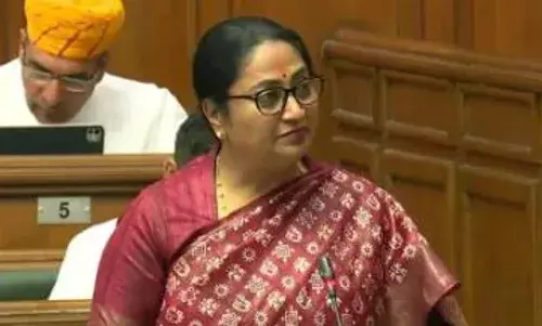 दिल्ली को प्रदूषण मुक्त बनाने की रेखा गुप्ता सरकार ने कसी कमर, सड़कों पर जल्द दौड़ेगी 5 हजार नई इलेक्ट्रिक बसें