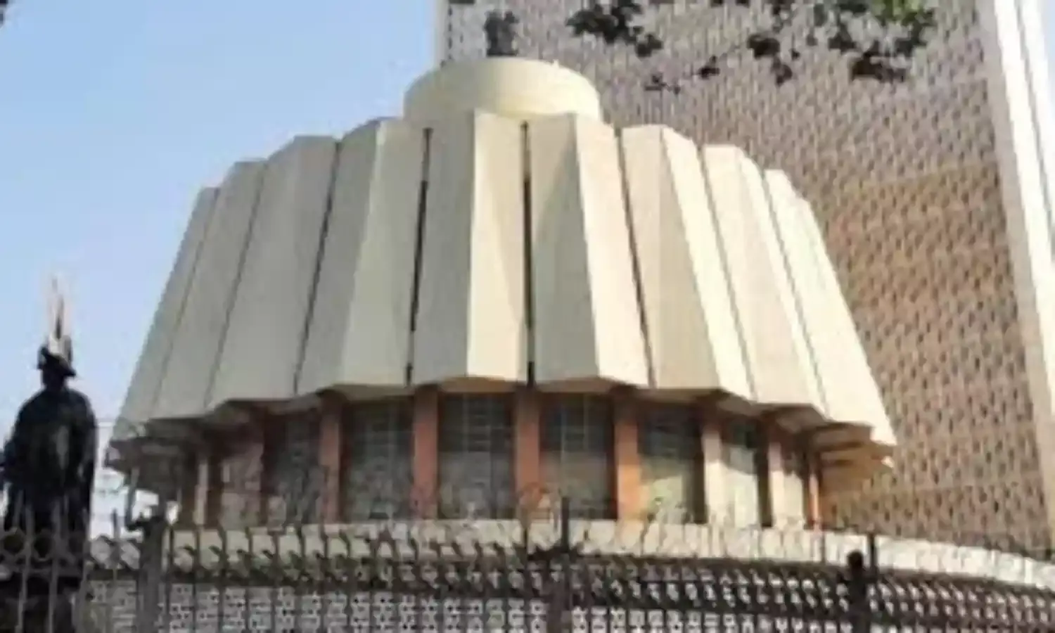 बजट सत्र का सत्रावसान, कामरा-सुषमा के खिलाफ विशेषाधिकार हनन प्रस्ताव, बोर्डीकर को नोटिस