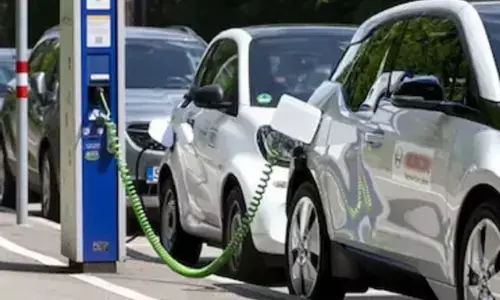 मंत्रियों की गाड़ियों को इलेक्ट्रिक वाहन में बदला जाएगा, इलेक्ट्रिक वाहनों पर नहीं लगेगा छह प्रतिशत टैक्स