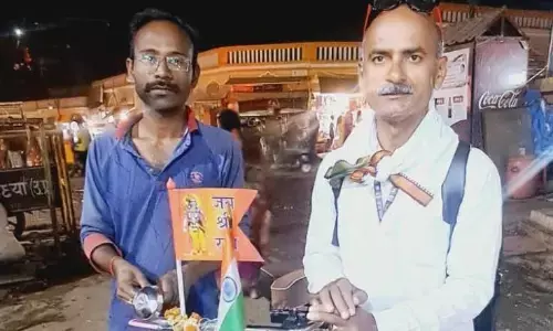 पन्ना से अयोध्या तक गोविन्द सिंह बागरी ने पूरी की साइकिल यात्रा, भगवान के दर्शन उपरांत दान की जरूरतमंद को नई साइकिल पन्ना से अयोध्या तक गोविन्द सिंह बागरी ने पूरी की साइकिल यात्रा, भगवान के दर्शन उपरांत दान की जरूरतमंद को नई साइकिल