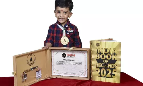 50 दिनों में तीन शिखर की चढ़ाई करनेवाले बच्चे का नाम इंडिया बुक ऑफ रिकॉर्ड में दर्ज 50 दिनों में तीन शिखर की चढ़ाई करनेवाले बच्चे का नाम इंडिया बुक ऑफ रिकॉर्ड में दर्ज