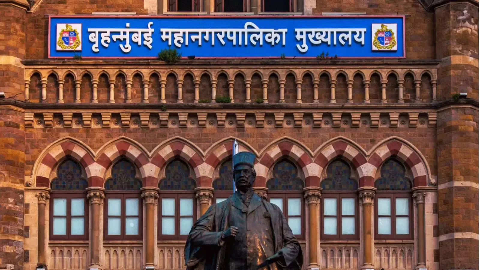 खुले में कचरा जलाने पर जुर्माना हुआ 10 गुना, मुंबई मनपा ने उठाया कदम