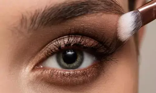 अगर इस ईद पर दिखना है चांद सा सुंदर, तो इन आई मेकअपक को करें ट्राई, आंखें दिखेंगी खूबसूरत!