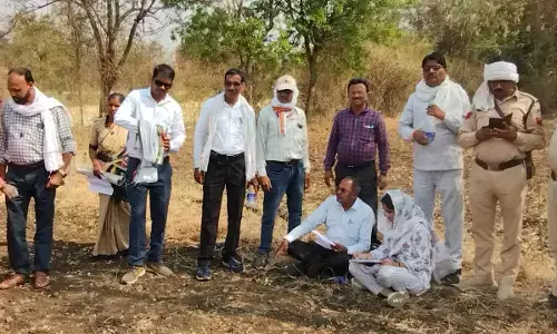 50 साल बाद खेत मालिक को मिला अपना खेत, प्रशासन ने हटवाया कब्जा