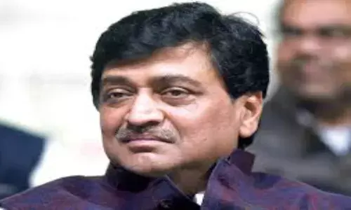 अशोक चव्हाण ने की केंद्रीय मंत्री से मुलाकात कर नांदेड़ - मुंबई सीधी उड़ान की दोहराई मांग