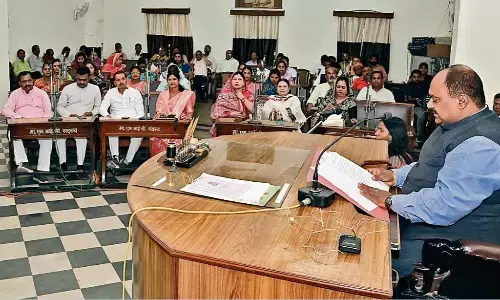 महापौर ने पेश किया 1800 करोड़ का बजट, नहीं बढ़ेगा टैक्स