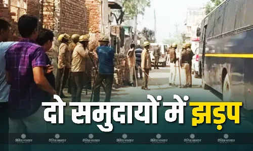 हरियाणा में ईद के दिन दो पक्षों के बीच लाठी डंडों से दी गई शुभकामनाएं, कई लोग बुरी तरह से घायल हरियाणा में ईद के दिन दो पक्षों के बीच लाठी डंडों से दी गई शुभकामनाएं, कई लोग बुरी तरह से घायल