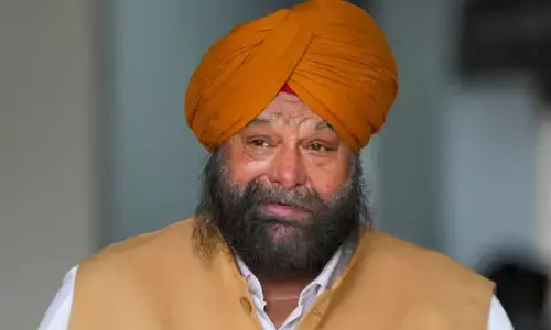 BJP विधायक ने CM रेखा गुप्ता को लिखी चिट्ठी, दुकानों के बाहर नेम प्लेट लगाने की उठाई मांग