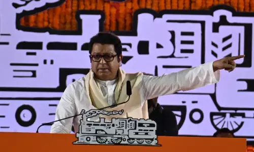 राज ठाकरे ने कहा -  नदियों और पेड़ों नहीं, औरंगजेब की कब्र की चिंता