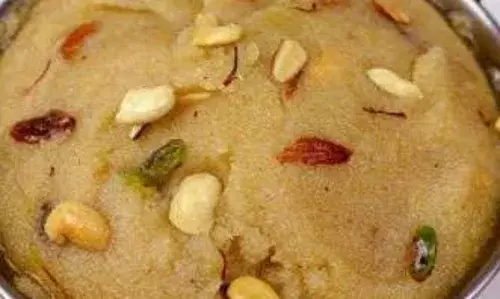 नवरात्रि में बनाना है कुछ अच्छा और स्वादिष्ट, तो इस सूजी के हलवे को जरूर बनाएं, खाकर मन हो जाएगा खुश!