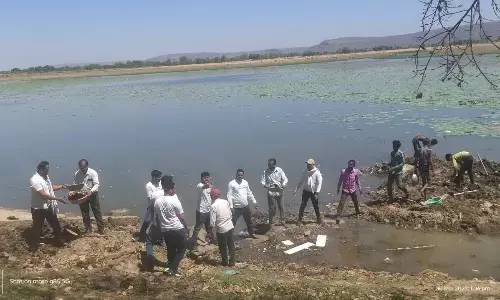 जल गंगा संवर्धन अभियान अंतर्गत ग्राम बनौली में की कुआंताल जलाशय की सफाई जल गंगा संवर्धन अभियान अंतर्गत ग्राम बनौली में की कुआंताल जलाशय की सफाई