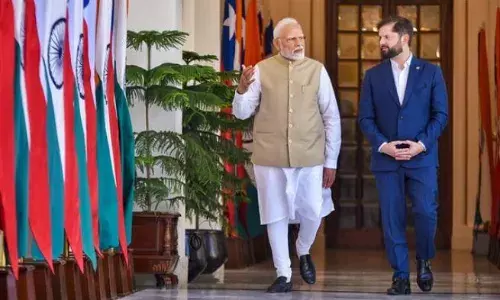 चिली के राष्ट्रपति गैब्रियल बोरिक फॉन्ट ने पीएम मोदी से की मुलाकात कर कई अहम मुद्दों पर की चर्चा चिली के राष्ट्रपति गैब्रियल बोरिक फॉन्ट ने पीएम मोदी से की मुलाकात कर कई अहम मुद्दों पर की चर्चा