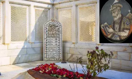 ओरंग पर जारी सियासी जंग, राज ठाकरे की पार्टी ने की कब्र से सजावट हटाने की मांग, ओवैसी की पार्टी ने किया विरोध ओरंग पर जारी सियासी जंग, राज ठाकरे की पार्टी ने की कब्र से सजावट हटाने की मांग, ओवैसी की पार्टी ने किया विरोध