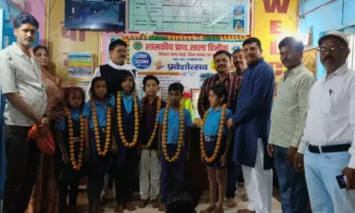 स्कूलों में नया शैक्षणिक सत्र प्रारंभ, मनाया गया प्रवेशोत्सव