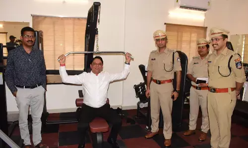 आईजी ने पुलिस लाइन में किया जिम का उद्घाटन आईजी ने पुलिस लाइन में किया जिम का उद्घाटन