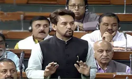 अनुराग ठाकुर बोले - भारत को वक़्फ़ के ख़ौफ़ से आज़ादी दिलाने का यह सही समय है