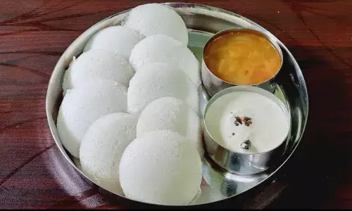 नवरात्र में साबूदाना खा कर हो गए हो बोर तो बनाएं स्पेशल व्रत इडली, इस आसान रेसिपी से करें तैयार