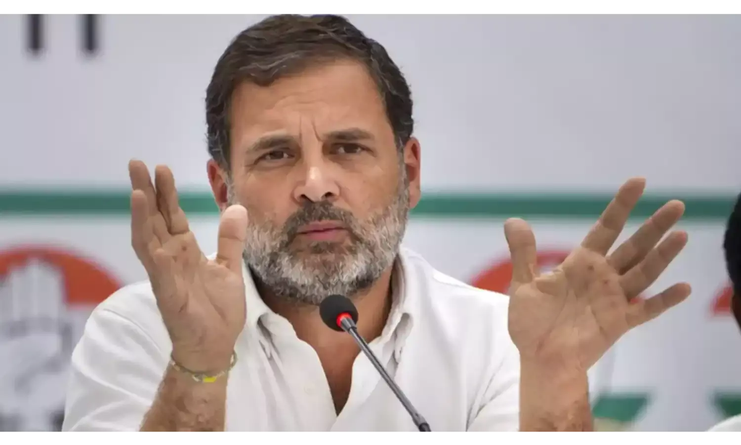 राहुल ने कहा - चीन हमारी जमीन पर कब्जा कर रहा और विदेश सचिव काट रहे केक