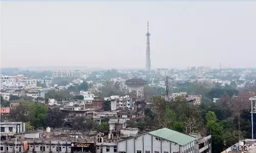 महीना अप्रैल का जरूर है, पर यह सुबह गर्मी की नहीं