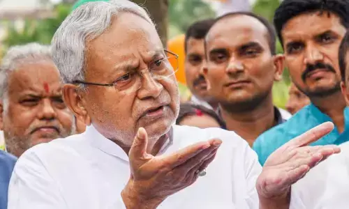 नीतीश कुमार को लगा एक और झटका, वक्फ संशोधन बिल के समर्थन से नाराज एक और मुस्लिम नेता ने दिया इस्तीफा