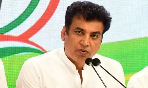 रेखा गुप्ता सरकार पर कांग्रेस का तीखा हमला, देवेंद्र यादव ने कहा -  प्रचार और ऐप से नहीं बुझेगी प्यास रेखा गुप्ता सरकार पर कांग्रेस का तीखा हमला, देवेंद्र यादव ने कहा -  प्रचार और ऐप से नहीं बुझेगी प्यास