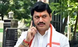 करुणा मुंडे को गुजारा भत्ता देने का मजिस्ट्रेट कोर्ट का आदेश कायम