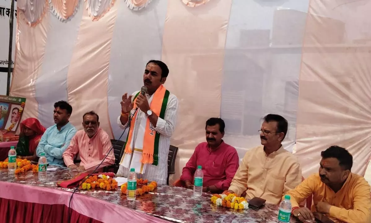 कार्यकर्ताओं ने मनाया भाजपा का स्थापना दिवस, जिला कार्यालय में फहराया गया पार्टी का ध्वज कार्यकर्ताओं ने मनाया भाजपा का स्थापना दिवस, जिला कार्यालय में फहराया गया पार्टी का ध्वज