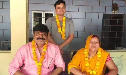 पिता का संघर्ष देख बेटे ने की वकालत की पढ़ाई, पैरवी कर 12 साल बाद दिलाया न्याय
