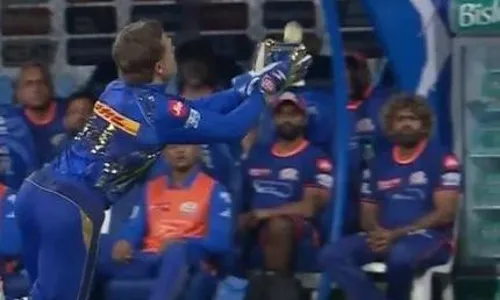 रिकलटन ने लपका सीजन का सबसे बेहतरीन कैच, इंटरनेट पर वायरल हो रहा वीडियो, फैंस कर रहे तारीफ