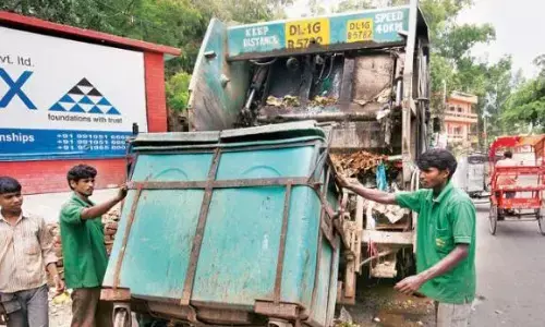 दिल्लीवासियों को देना होगा कूड़ा फेंकने पर चार्ज, MCD ने लागू किया नया नियम, जानें किसे कितना देना होगा पैसा दिल्लीवासियों को देना होगा कूड़ा फेंकने पर चार्ज, MCD ने लागू किया नया नियम, जानें किसे कितना देना होगा पैसा