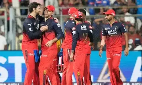 किंग कोहली की फिफ्टी...रजत की कप्तानी पारी...क्रुणाल का चौका... RCB ने 10 सालों बाद MI को घर में घुसकर 12 रनों से रौंदा किंग कोहली की फिफ्टी...रजत की कप्तानी पारी...क्रुणाल का चौका... RCB ने 10 सालों बाद MI को घर में घुसकर 12 रनों से रौंदा