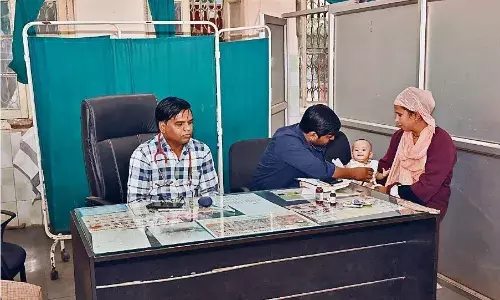 शाम की ओपीडी में चिकित्सक दिखे तो मरीजों को मिली राहत