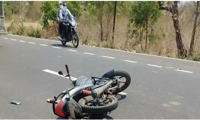 रफ्तार के कहर ने बाप-बेटी को मौत की नींद सुला, भतीजी की हालत गंभीर- नागपुर रैफर