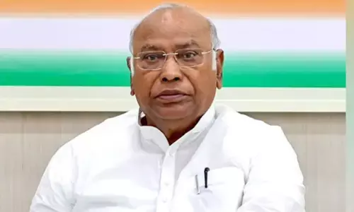 मल्लिकार्जुन खरगे का मोदी सरकार पर निशाना, वक्फ बिल से लेकर टैरिफ के मुद्दे पर निकाली भड़ास मल्लिकार्जुन खरगे का मोदी सरकार पर निशाना, वक्फ बिल से लेकर टैरिफ के मुद्दे पर निकाली भड़ास