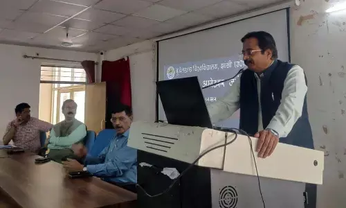 पढ़ाई के साथ प्रतियोगिताओं में भी बढ़ चढ़कर हिस्सा लें विद्यार्थी- कुलपति मुकेश पांडे, अतःविश्वविद्यालयी भाषण प्रतियोगिता का हुआ आयोजन