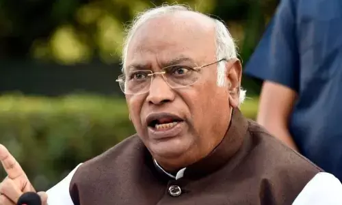 कांग्रेस अध्यक्ष मल्लिकार्जुन खड़गे पर बरसे बीजेपी नेता, कहा - उनकी और राहुल गांधी की सोच एक जैसी..EVM पर सवाल उठाना गलत