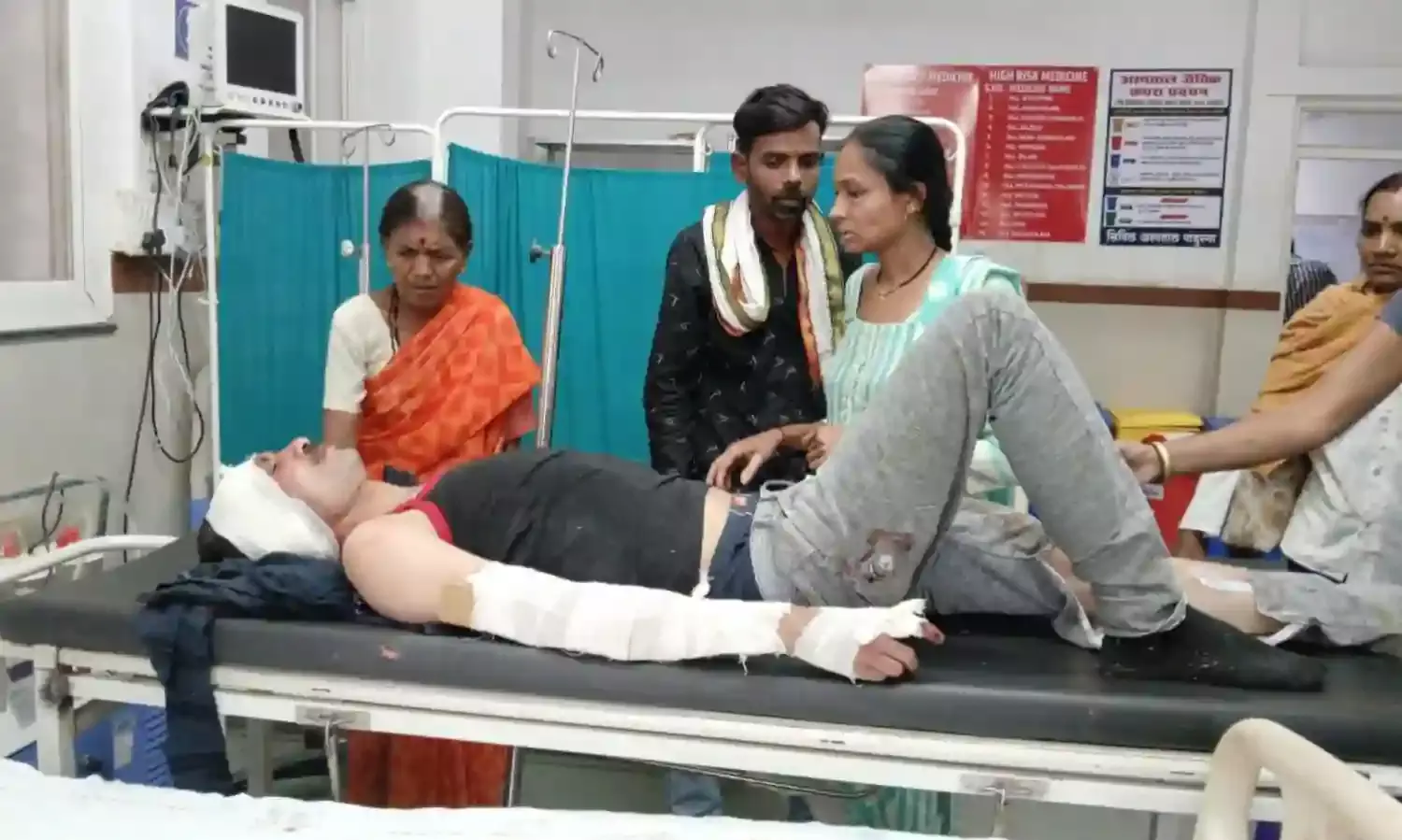 भीषण हादसा..टायर फटने से पलटी कार, दो महिलाओं की मौत
