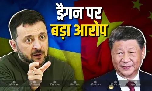 यूक्रेनी राष्ट्रपति वोलोदिमिर जेलेंस्की ने चीन पर लगाया बड़ा आरोप, कहा जारी जंग में सैनिक भेज रहा ड्रैगन यूक्रेनी राष्ट्रपति वोलोदिमिर जेलेंस्की ने चीन पर लगाया बड़ा आरोप, कहा जारी जंग में सैनिक भेज रहा ड्रैगन
