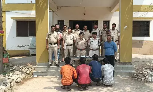 अवैध चार देशी कट्टा, एक रिवॉल्वर सहित छ: जिन्दा कारतूस जप्त