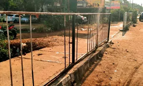 गड़चिरोली आरमोरी नेशनल हाईवे से ग्रिल की सलाखें ही उड़ा ले गए चोर