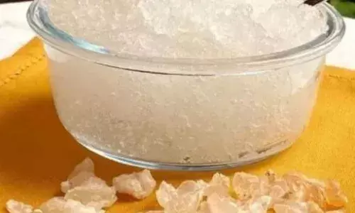 गर्मी से बचने और अपने पेट को ठंडा रखने के लिए रोज खाते हैं गोंद कतीरा, तो हो जाएं सावधान! सेहत पर पड़ सकता है बुरा असर गर्मी से बचने और अपने पेट को ठंडा रखने के लिए रोज खाते हैं गोंद कतीरा, तो हो जाएं सावधान! सेहत पर पड़ सकता है बुरा असर