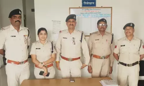 कुंडीपुरा पुलिस ने विकास और मुन्नू को दबोचा, सिवनी से आईडी लेकर खिला रहे थे क्रिकेट सट्टा कुंडीपुरा पुलिस ने विकास और मुन्नू को दबोचा, सिवनी से आईडी लेकर खिला रहे थे क्रिकेट सट्टा